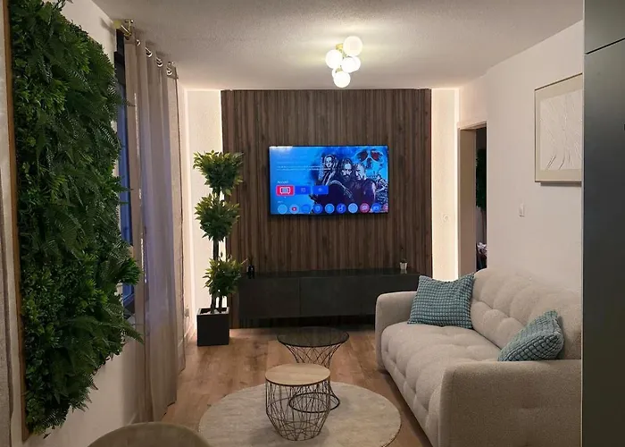 Cosy Centre *