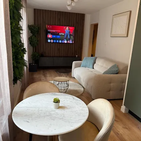 Cosy Centre דירה *