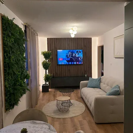 Cosy Centre *